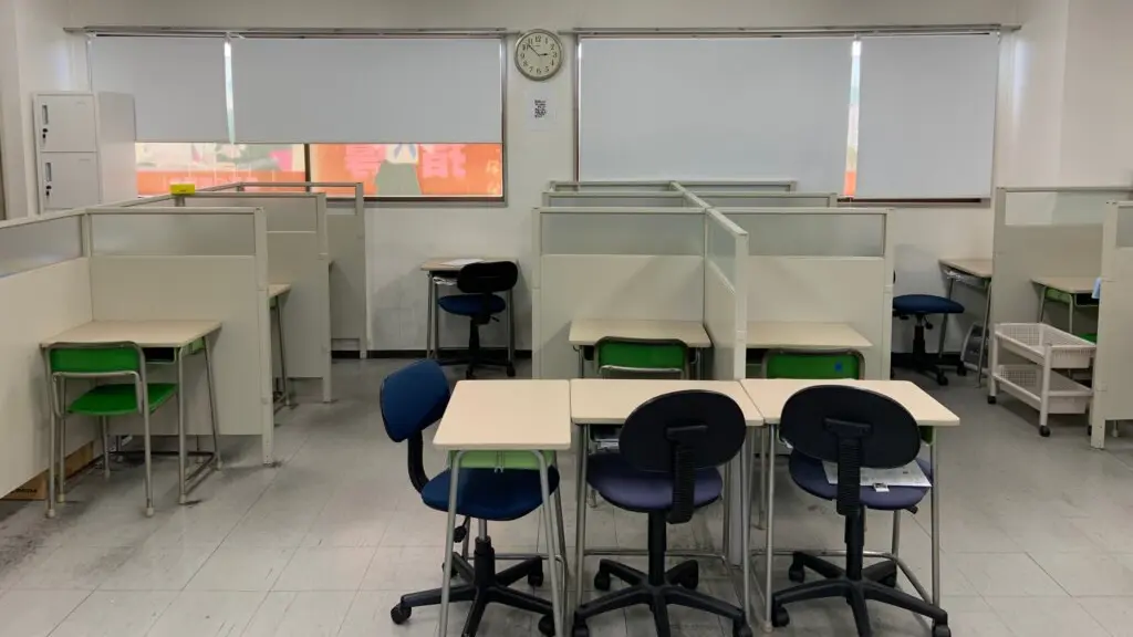 56713_個別指導wam 山直校_教室内