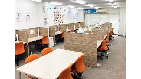 個別教室トライ_61116_松任駅前校_教室内(01)