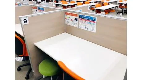 個別教室トライ_61334_小牧駅前校_教室内(01)