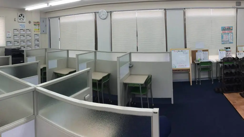 56759_個別指導wam 庄内校_教室内