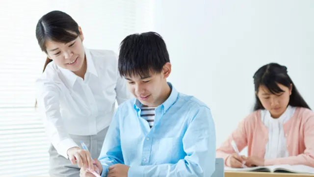 2061 トリプレット・イングリッシュ・スクール Top 3