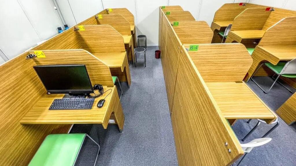 133521_個別指導wam 隅の浜校_教室内