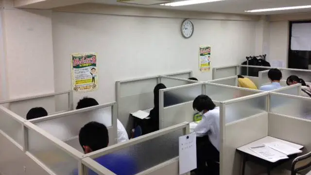 56732_個別指導wam 畠中校_教室内