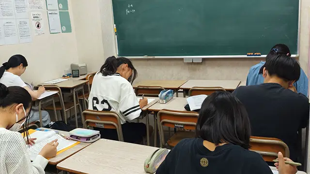 61933 サインワン川口東本郷校 教室2