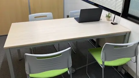 63721_個別指導wam 四谷三丁目駅前校_教室内
