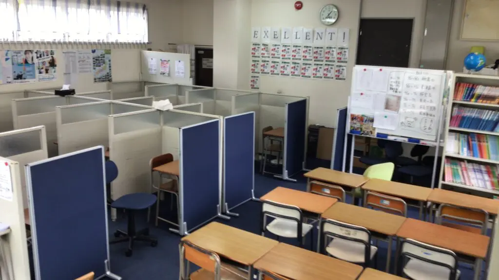 56737_個別指導wam 加島校_教室内