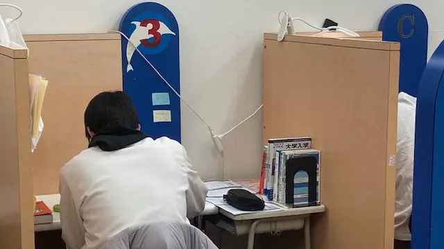 63640_個別指導wam 富雄駅前校_教室内