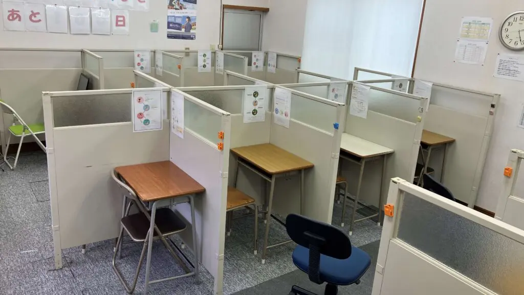 56717_個別指導wam 高積校_教室内