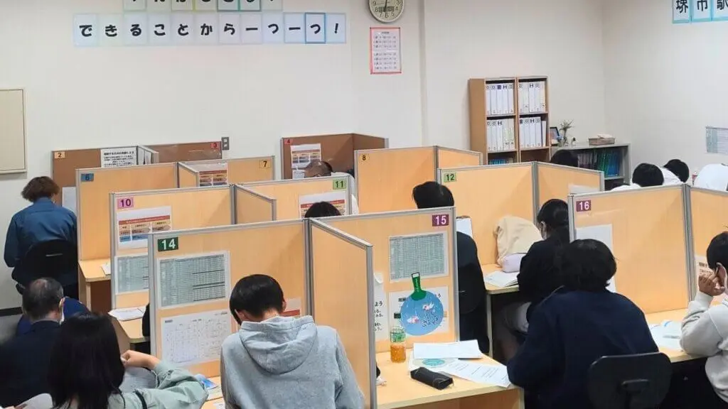 62477_個別指導wam 堺市駅前校_教室内