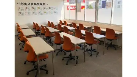 個別教室トライ_61054_鶴ヶ谷校_教室内(02)