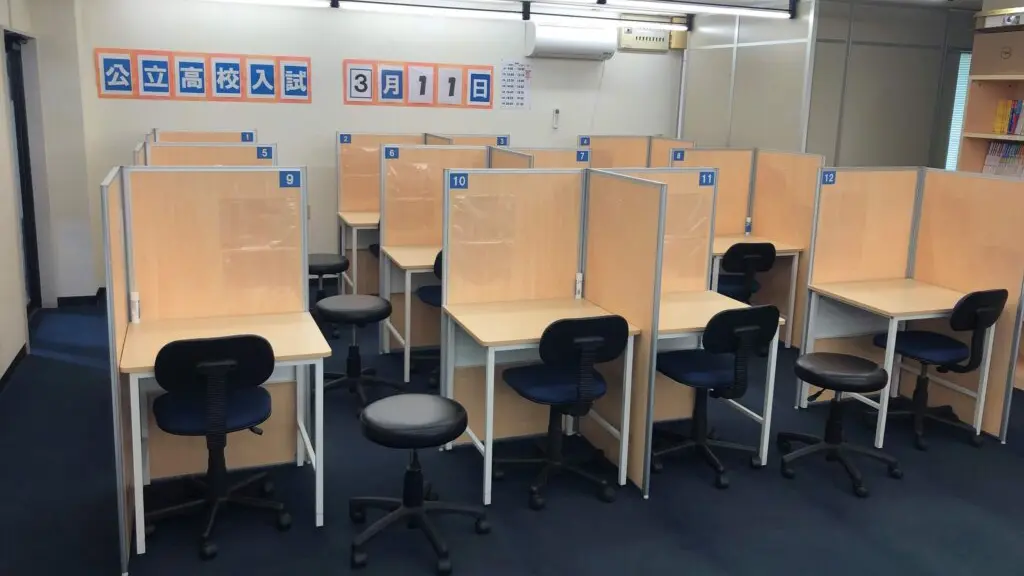 62483_個別指導wam 宝殿駅前校_教室内