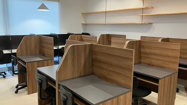 Manabiya Bースタディ_137695_本校_教室内