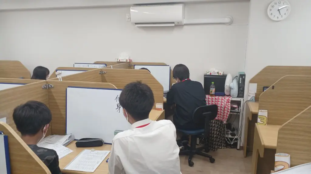 56797_個別指導wam 辻堂校_教室内