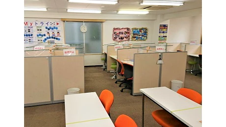 個別教室トライ_61455_大和八木駅前校_教室内(01)