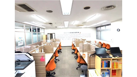 個別教室トライ_61487_松山市駅前校_教室内(01)
