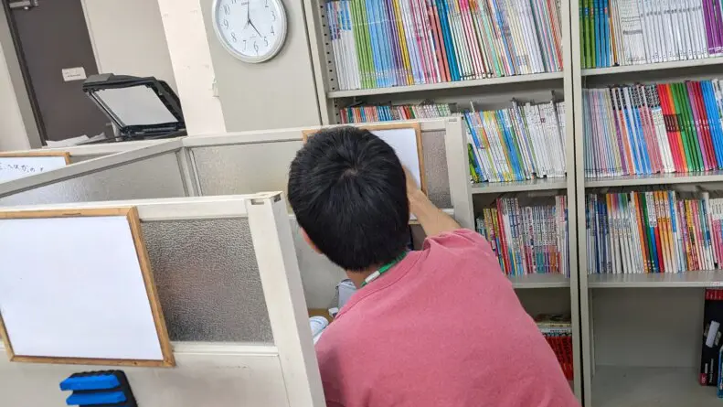 56723_個別指導wam 沢之町校_教室内