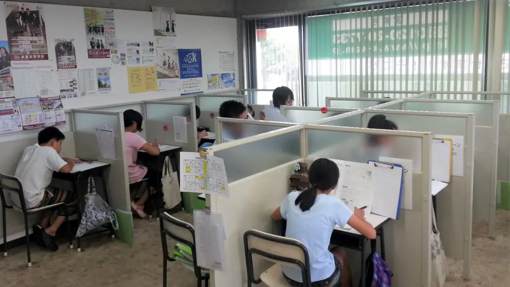 56704_個別指導wam 宮前校_教室内