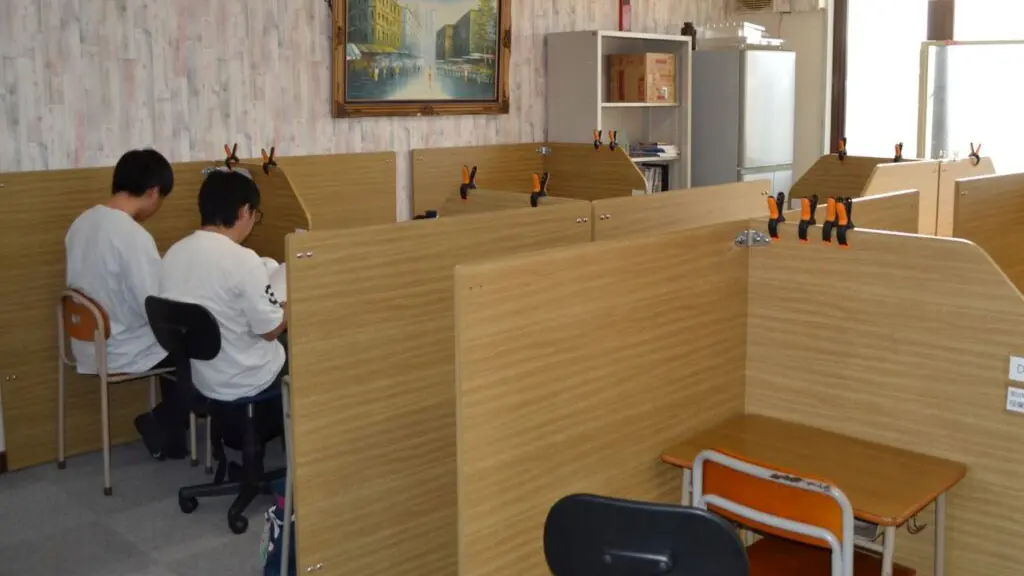 56734_個別指導wam 桃山台校_教室内