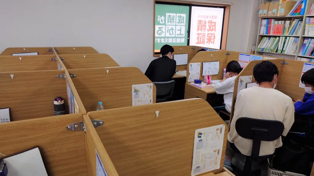 56708_個別指導wam 山崎北校_教室内