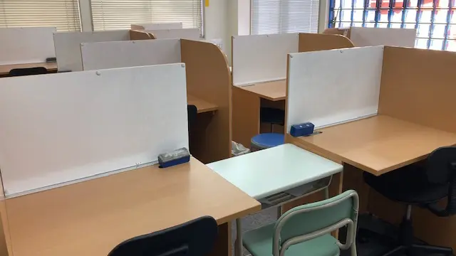 63640_個別指導wam 富雄駅前校_教室内
