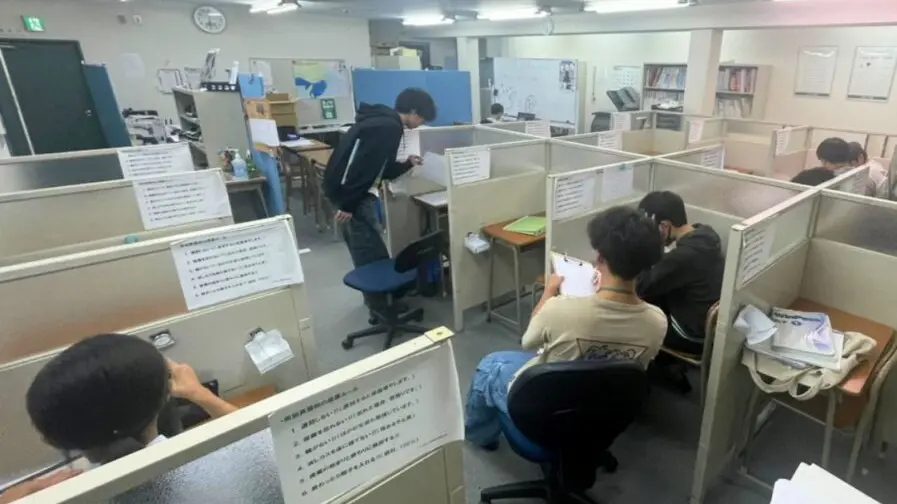 56718_個別指導wam 南加賀屋校_教室内