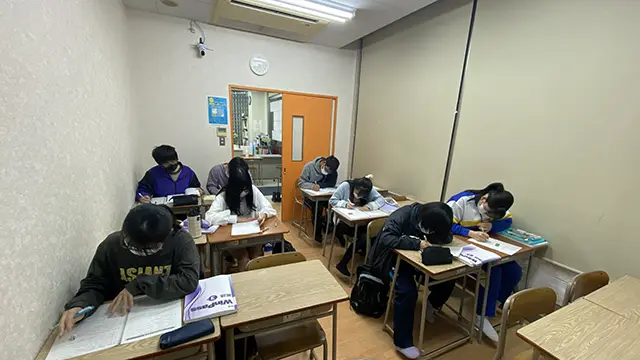 61932 サインワン東川口校 教室3