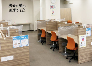 個別教室トライ_61559_老司校_教室内(01)