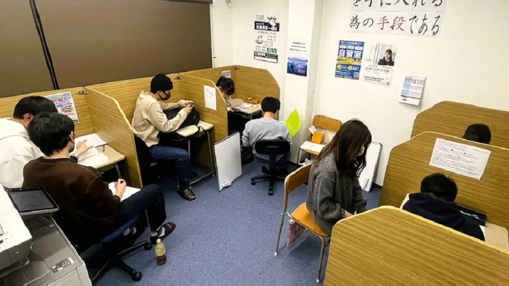 62475_個別指導wam 磐城駅前校_教室内