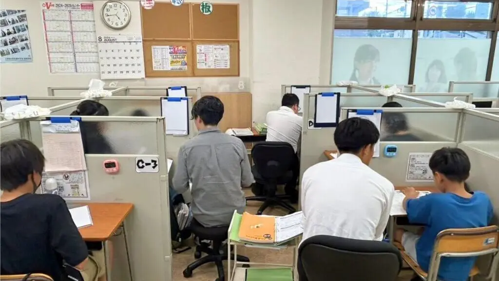 56749_個別指導wam 清水が丘校_教室内