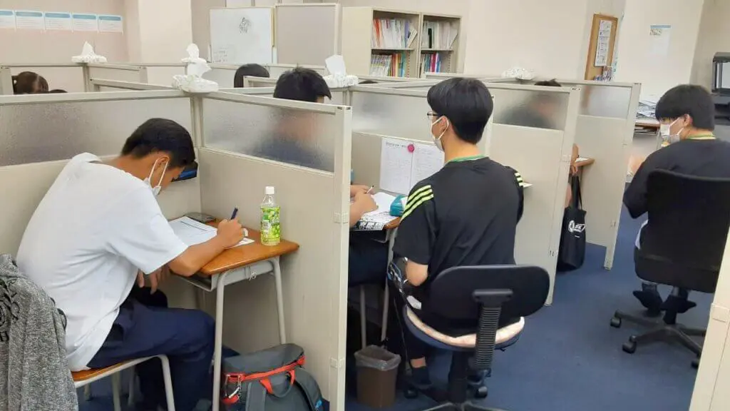 56727_個別指導wam 吉原校_教室内