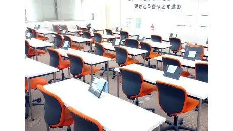 個別教室トライ_61324_刈谷駅前校_教室内(02)