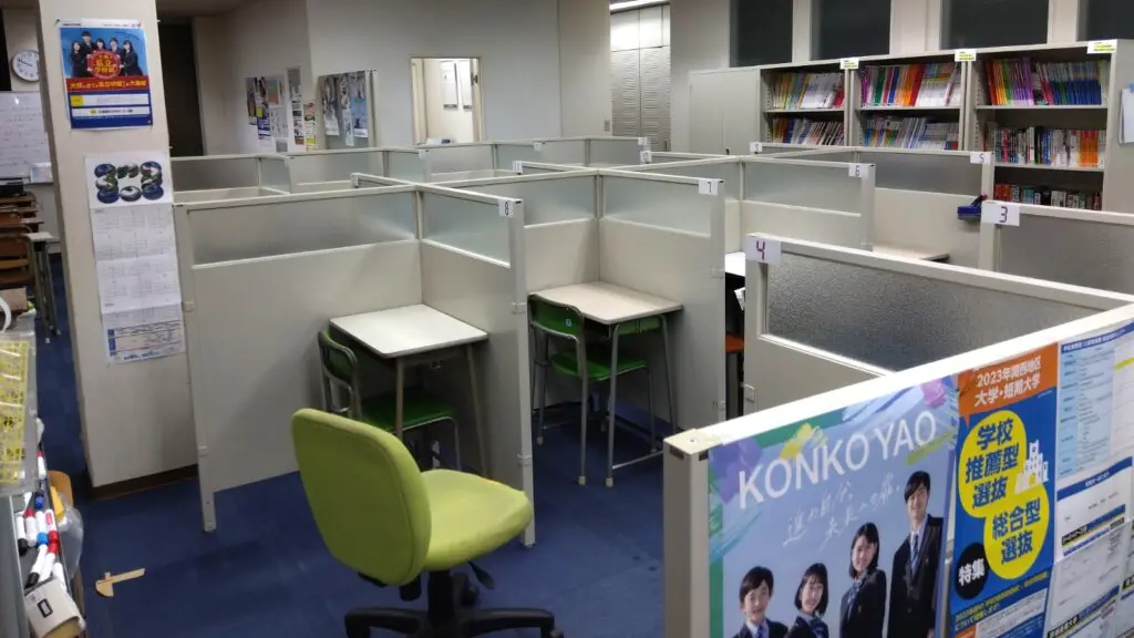 56733_個別指導wam 刑部校_教室内
