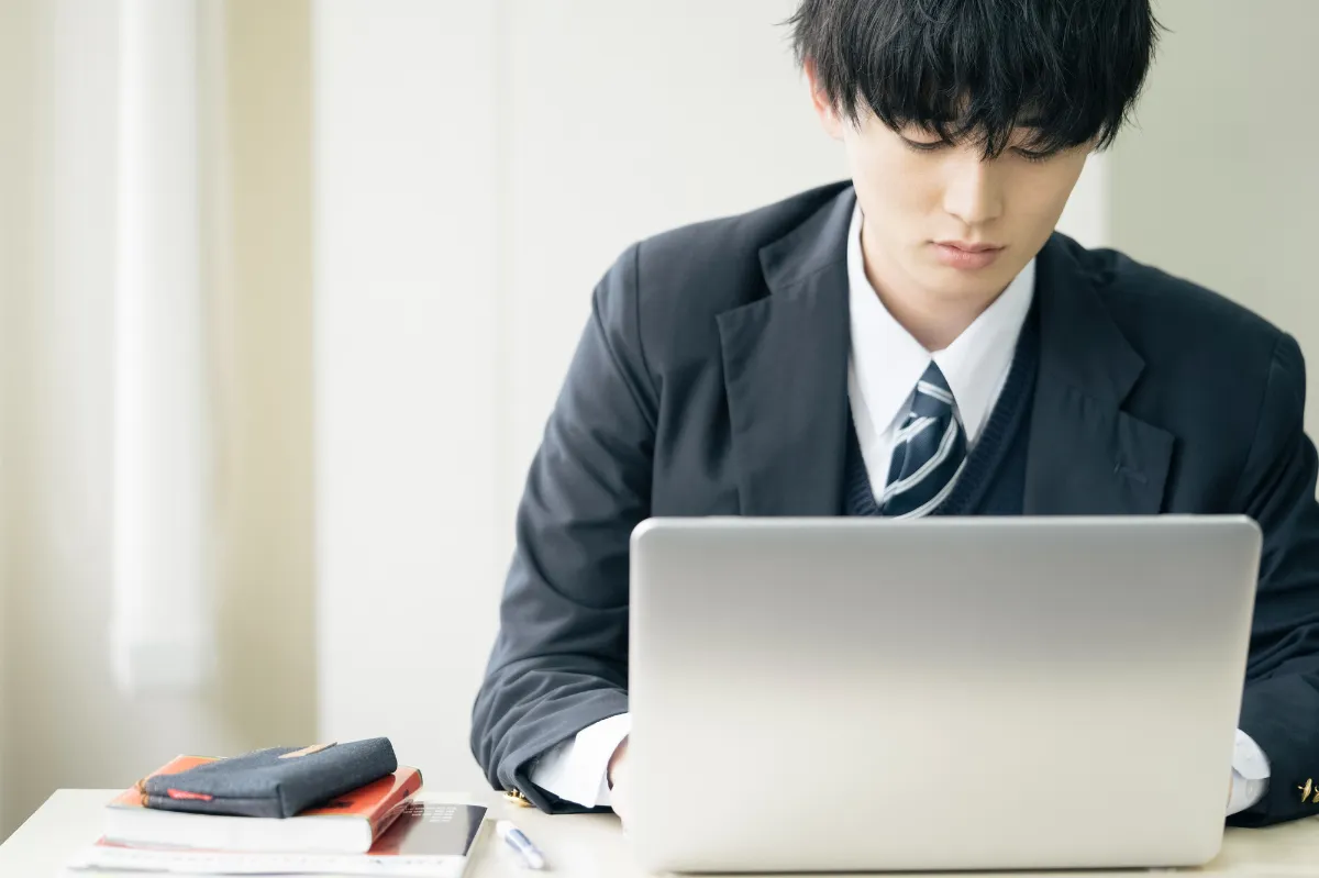 Image Student (2) (1)