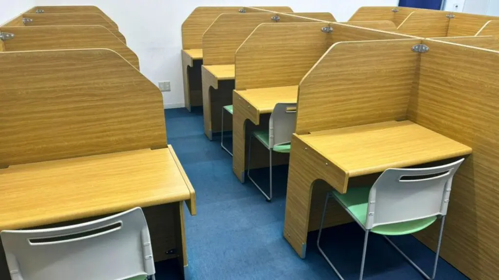 136902_個別指導wam 大森東校_教室内