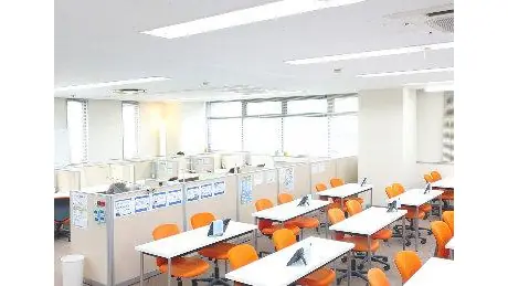 個別教室トライ_61324_刈谷駅前校_教室内(01)