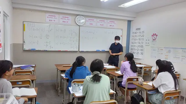 66874 あすなろ大学病院前 教室1