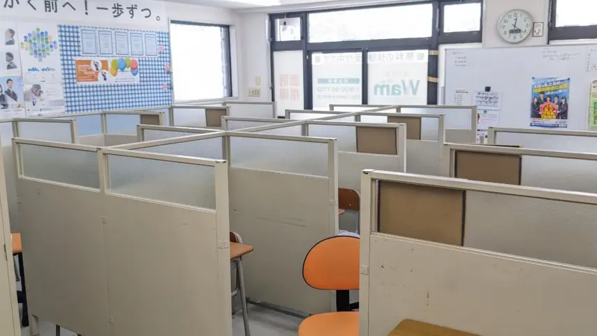 56723_個別指導wam 沢之町校_教室内