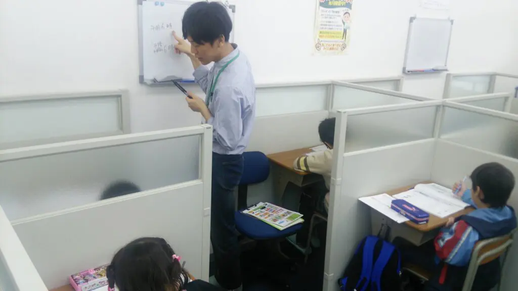 56709_個別指導wam 浅香山_教室内