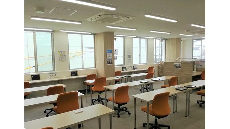 個別教室トライ_61517_福山駅前校_教室内(02)
