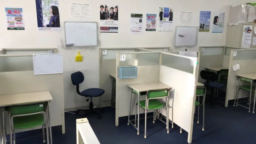 56712_個別指導wam 西取石校_教室内