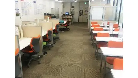 個別教室トライ_61291_上飯田駅前校_教室内(01)