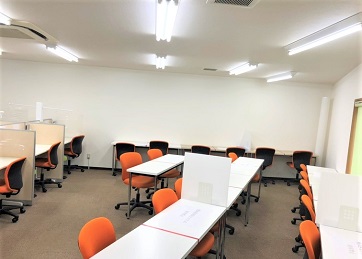 個別教室トライ_61576_二日市校_教室内(02)