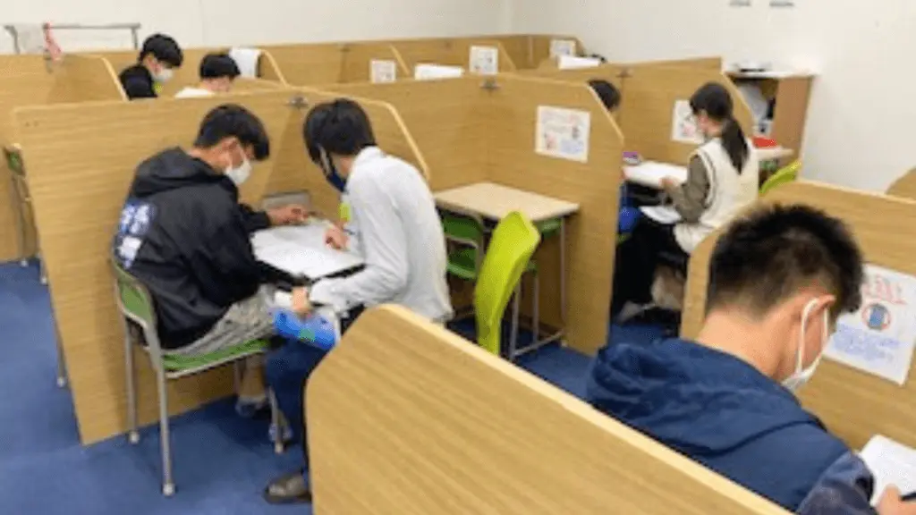 56771_個別指導wam 四宮校_教室内