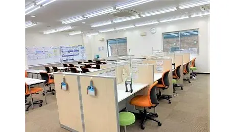 個別教室トライ_61317_知多半田駅前校_教室内(01)