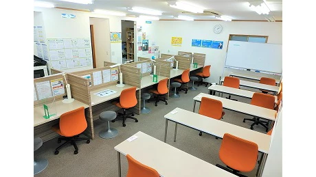個別教室トライ_61519_西高屋駅前校_教室内(02)