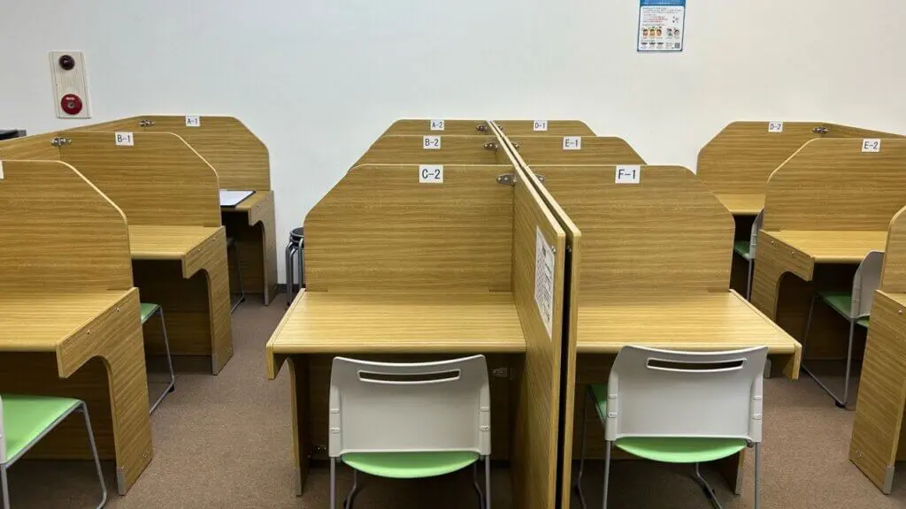 125013_個別指導wam センター南校_教室内