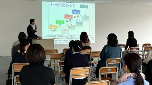 進学教室 浜学園_98_学園前教室_教室の様子(1)