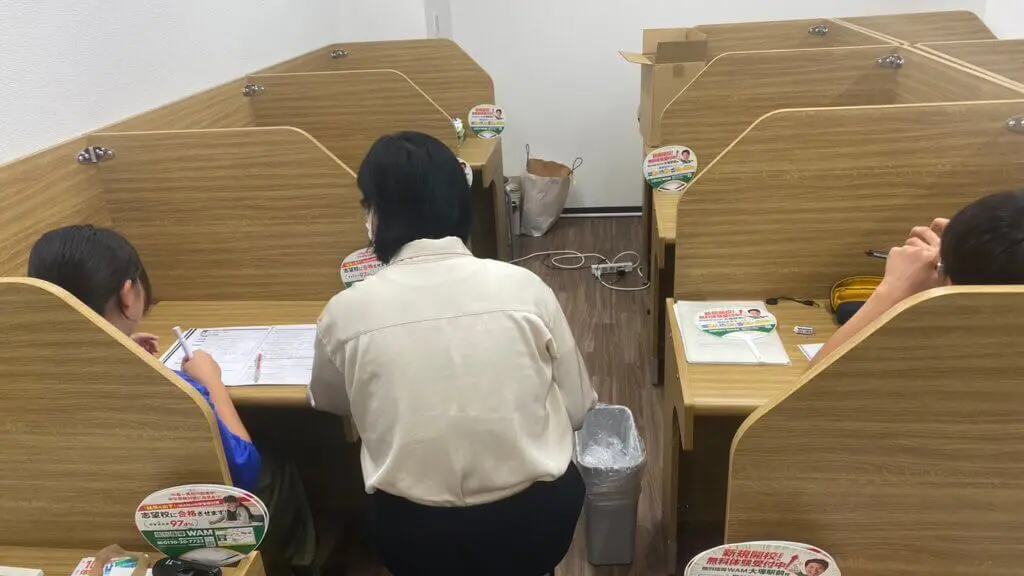 133656_個別指導wam 大塚駅前校_教室内
