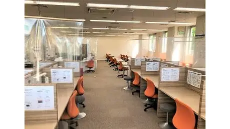 個別教室トライ_61088_高岡校_教室内(01)