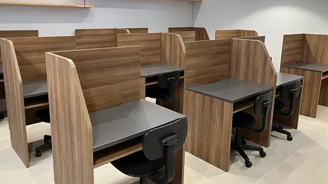 Manabiya Bースタディ_137695_本校_教室内